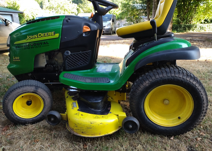 L120 John Deere